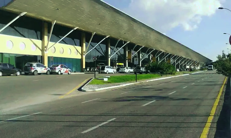 Валь де Канс – Международный аэропорт Жулио Сезар Рибейро