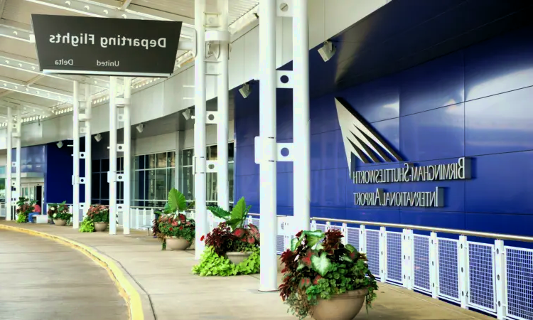 Международный аэропорт Бирмингем-Шаттлсуорт